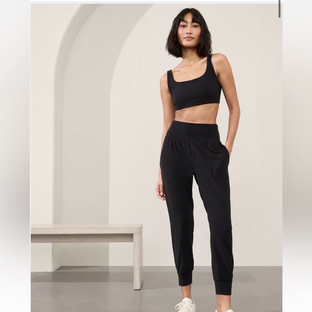 Athleta Salutation Jogger Powervita Black Tall Length Women’s Black Pants